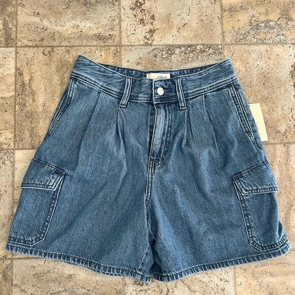 Blue Jean shorts - Picture 1 of 3